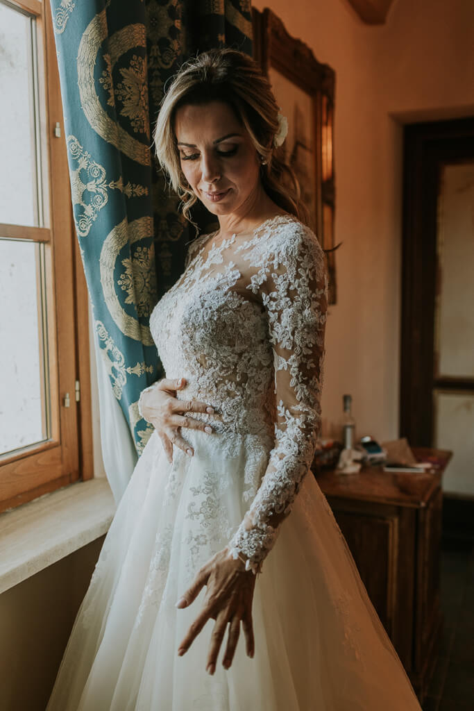 la sposa col vestito bianco