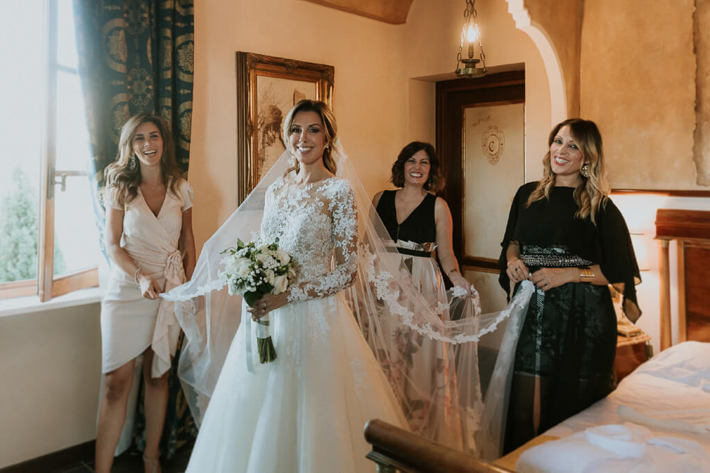 la sposa è pronta per la cerimonia