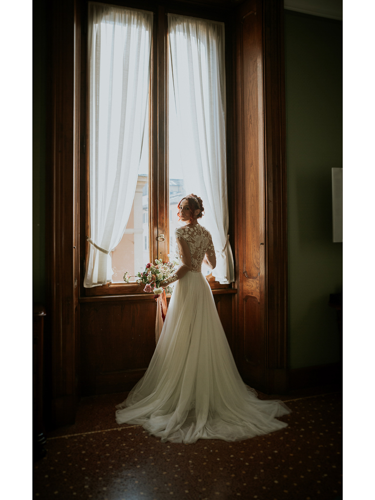 la sposa nella sua camera destination wedding a roma