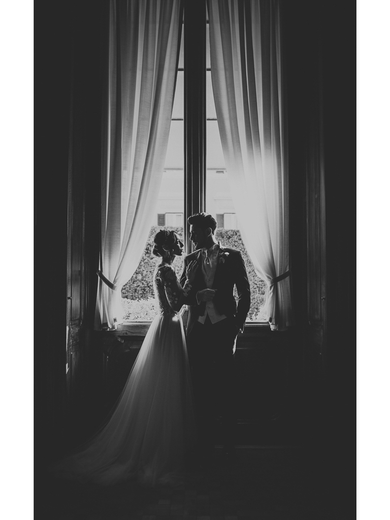 eleganti sposi in villa spalletti trivelli