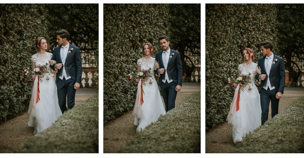 gli sposi passeggiano in giardino