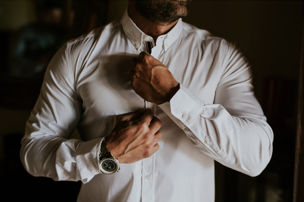 dettaglio sposo in tenuta ceccucci roma