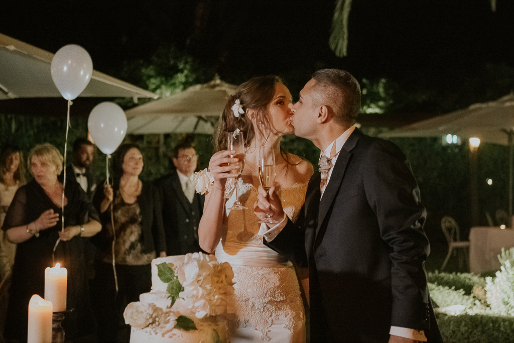 il brindisi degli sposi presso Villa Grant a Roma