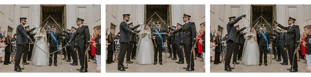 ponte di spade all'uscita della chiesa dopo il matrimonio