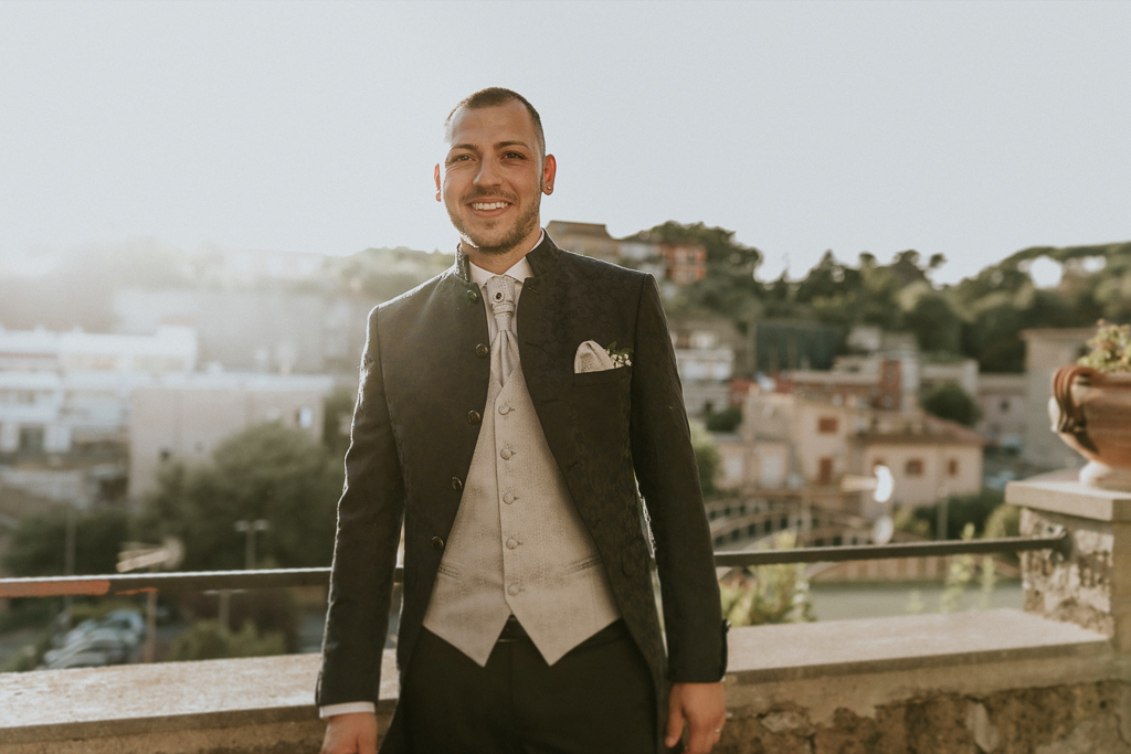 foto dello sposo al tramonto