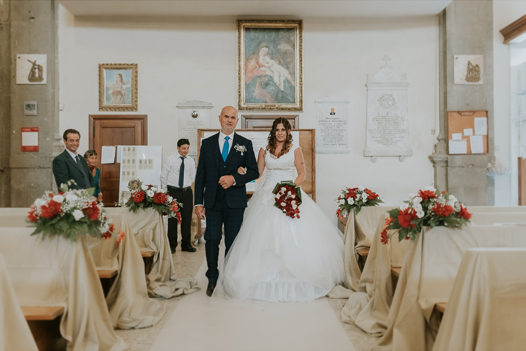 ingresso della sposa in San Lorenzo Martire a formello