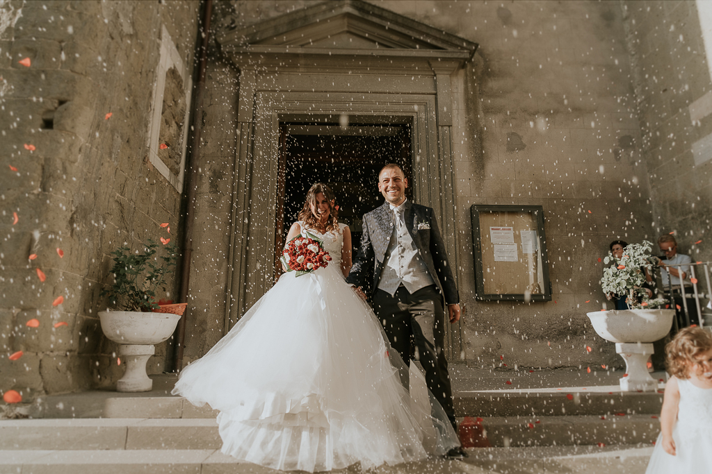 uscita sposi dalla chiesa San Lorenzo Martire a formello