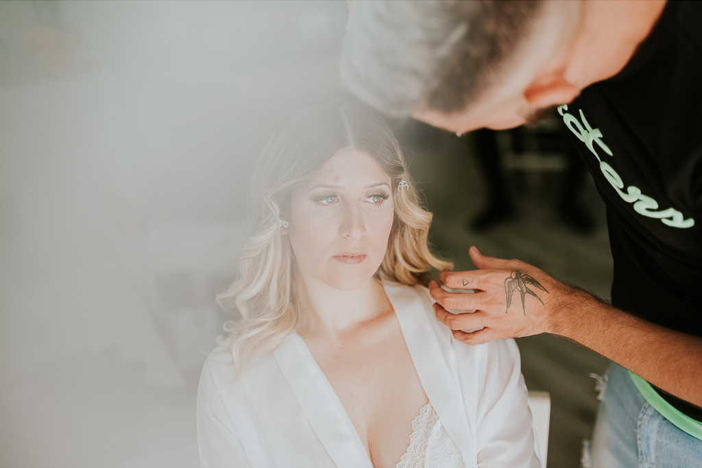 la sposa si trucca a casa