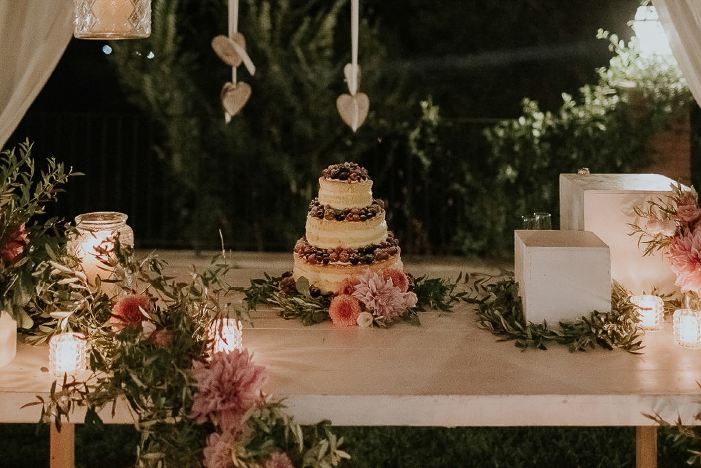 torta di matrimonio in tenuta agrivillage