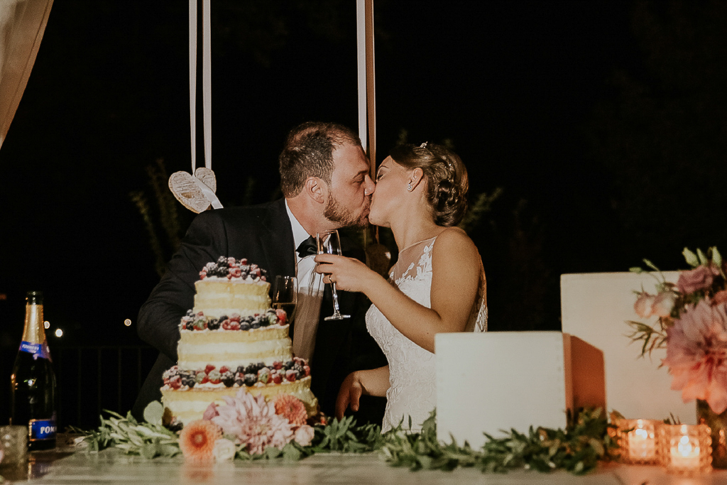 taglio della torta nuziale