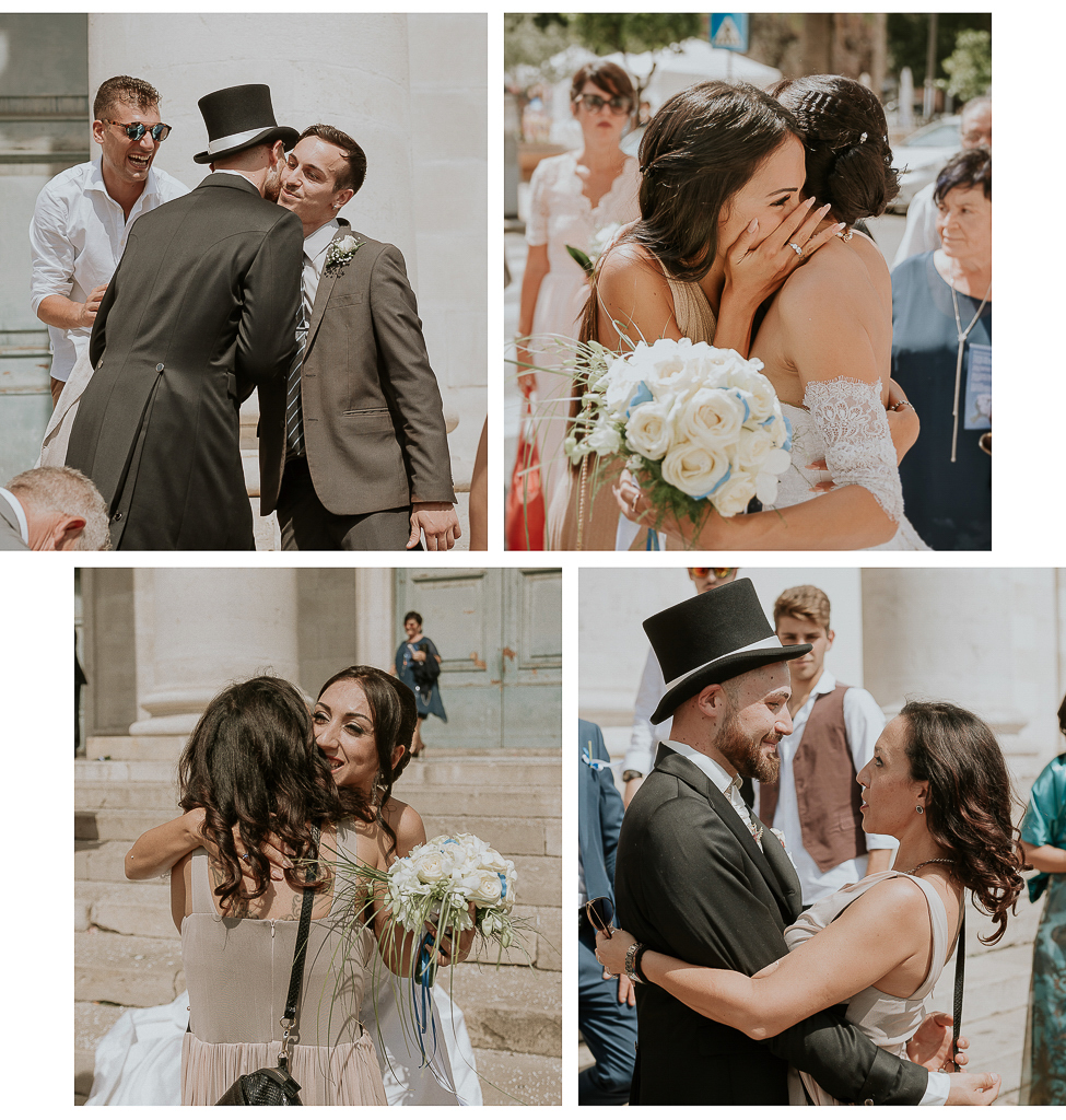 gli sposi ringraziano i loro ospiti