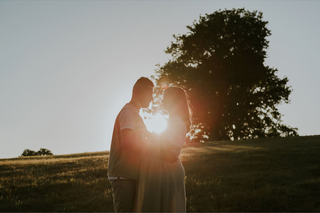 shooting di coppia al tramonto