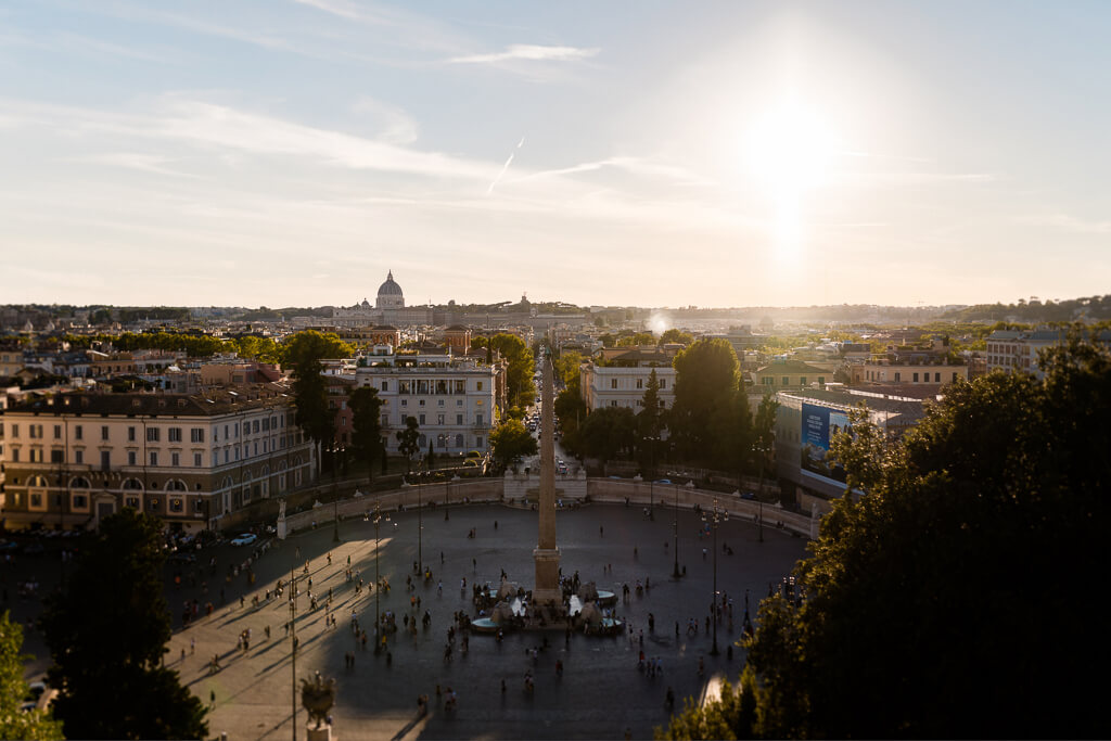 piazza del popolo al tramonto